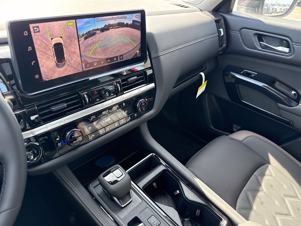New 2026 Nissan Pathfinder Platinum AWD/4WD image 19