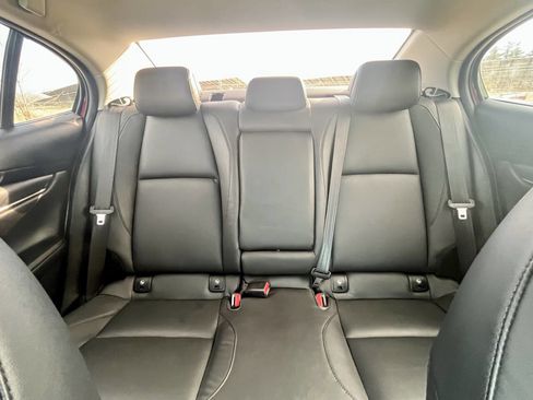 Used 2022 MAZDA MAZDA3 s image 18