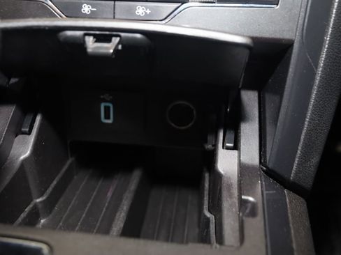 Used 2018 Ford Explorer XLT w/ Equipment Group 202A image 25