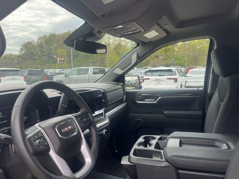 Used 2023 GMC Sierra 1500 SLE AWD/4WD image 18