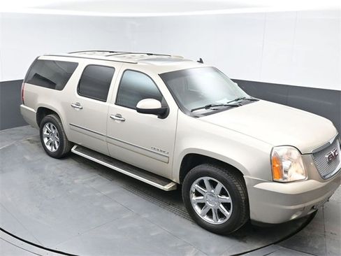 Used 2013 GMC Yukon XL Denali image 37