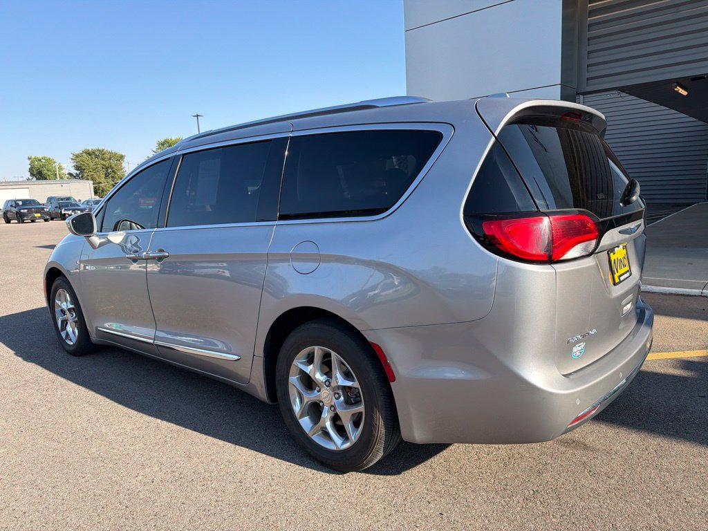 Used 2018 Chrysler Pacifica Limited FWD image 8