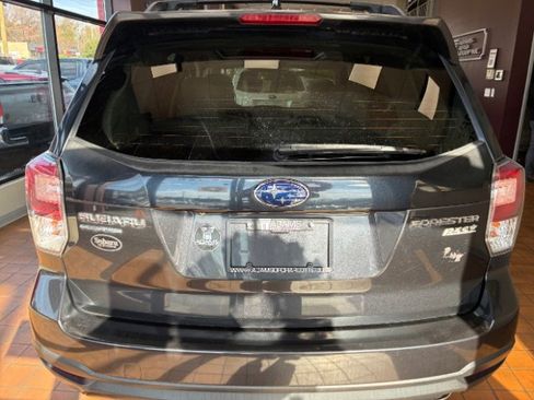 Used 2017 Subaru Forester 2.5i Limited image 11