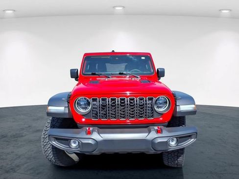 Used 2024 Jeep Gladiator Rubicon AWD/4WD image 4