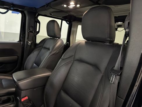Used 2021 Jeep Wrangler Unlimited Sahara w/ Uconnect 4C Nav & Sound Group AWD/4WD image 5