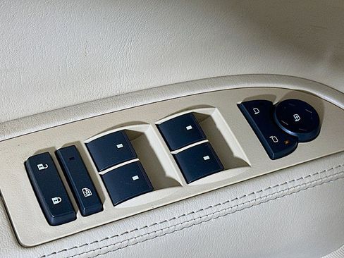 Used 2007 Buick Lucerne CX image 16