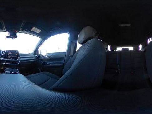 Used 2025 Chevrolet Equinox LT AWD/4WD image 38