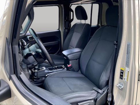 Used 2020 Jeep Gladiator Sport w/ Quick Order Package 24S AWD/4WD image 8