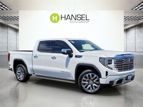 Used 2023 GMC Sierra 1500 Denali w/ Denali Reserve Package AWD/4WD image 1