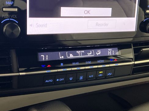 Used 2023 Toyota Sienna LE image 21