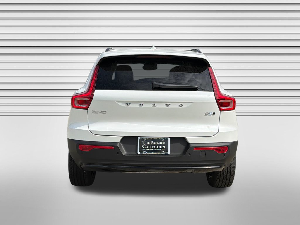 New 2026 Volvo XC40 B5 Core w/ Climate Package AWD/4WD image 5