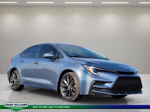 Used 2026 Toyota Corolla SE w/ SE Package FWD image 1