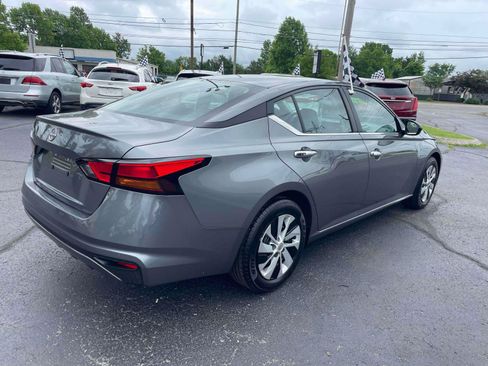 Used 2024 Nissan Altima 2.5 S FWD image 4