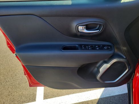 Used 2022 Jeep Renegade Latitude image 16