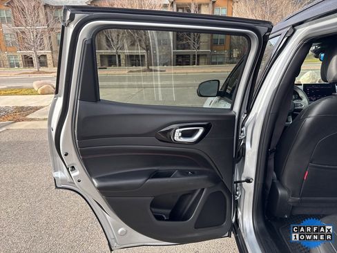 Used 2025 Jeep Compass Trailhawk image 16