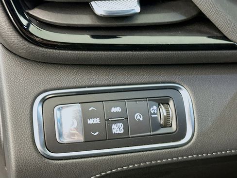 Used 2025 Buick Enclave Preferred image 17