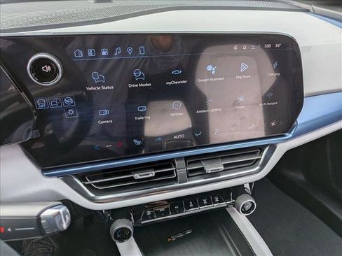 New 2026 Chevrolet Equinox EV LT image 12