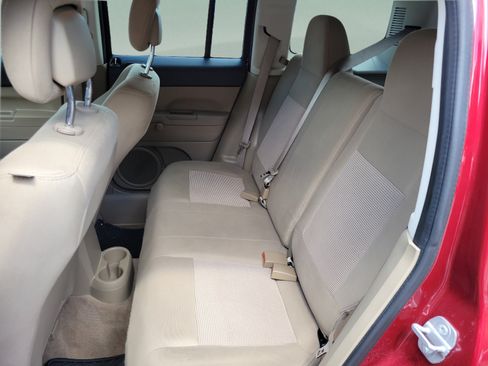 Used 2014 Jeep Patriot Sport w/ Tire & Wheel Group FWD image 13