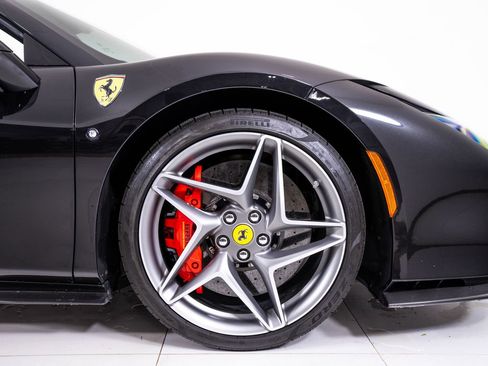 Used 2021 Ferrari F8 Tributo RWD image 20