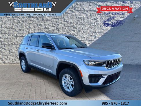 New 2025 Jeep Grand Cherokee Laredo image 1