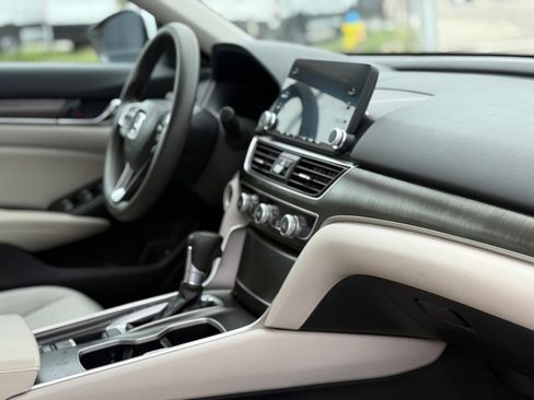 Used 2019 Honda Accord LX image 18