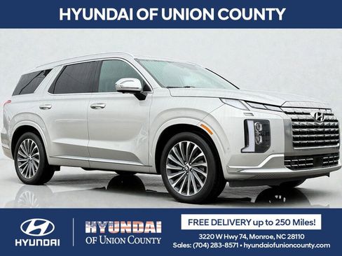Used 2024 Hyundai Palisade Calligraphy image 1