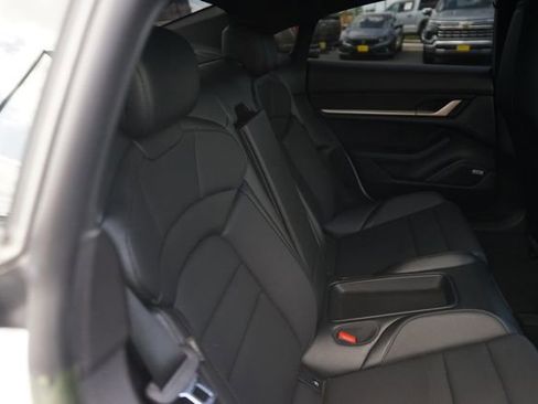 Used 2022 Porsche Taycan RWD image 17
