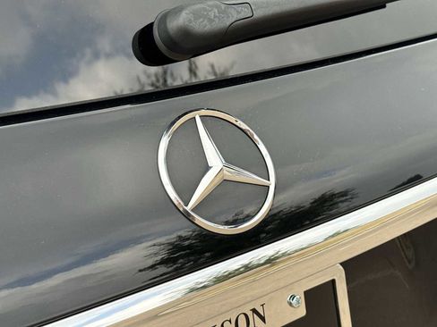 Used 2023 Mercedes-Benz GLS 450 4MATIC image 9