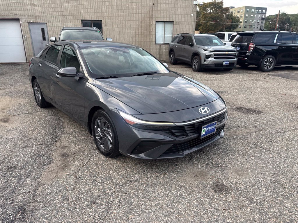 Used 2024 Hyundai Elantra SEL FWD image 9