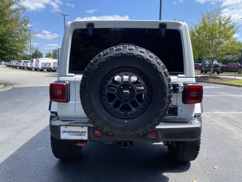 Used 2022 Jeep Wrangler Unlimited Rubicon w/ Xtreme Recon 35" Tire Package AWD/4WD image 8