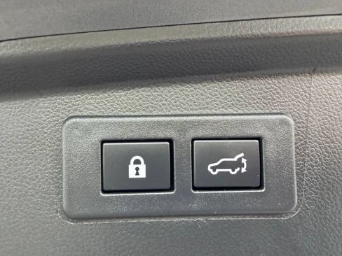 Used 2025 Subaru Outback Premium AWD/4WD image 25