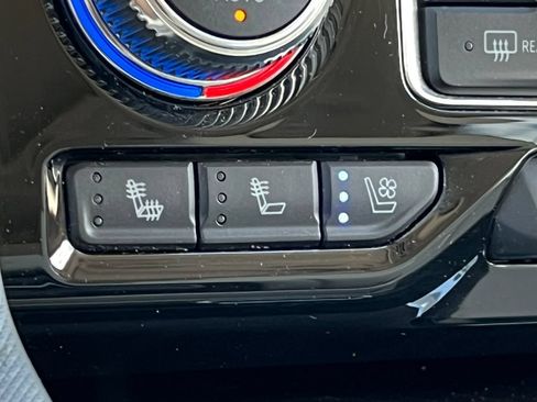 Used 2023 GMC Yukon Denali AWD/4WD image 33