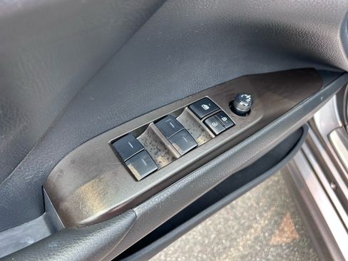 Used 2024 Toyota Camry SE FWD image 20