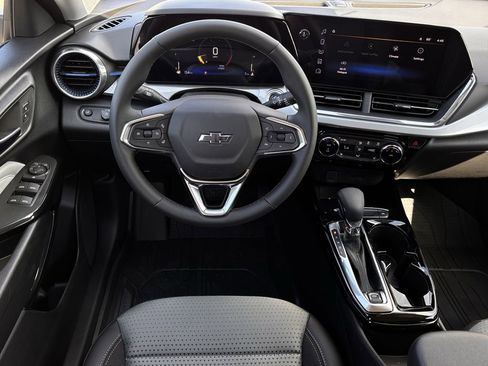 New 2026 Chevrolet Trax LT w/ Driver Confidence Package FWD image 8