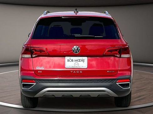 Used 2023 Volkswagen Taos SE AWD/4WD image 4