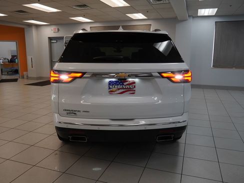 Used 2023 Chevrolet Traverse High Country w/ LPO, Floor Liner Package AWD/4WD image 5