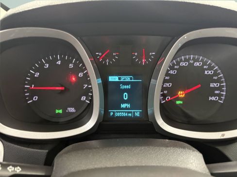 Used 2017 Chevrolet Equinox LS FWD image 28