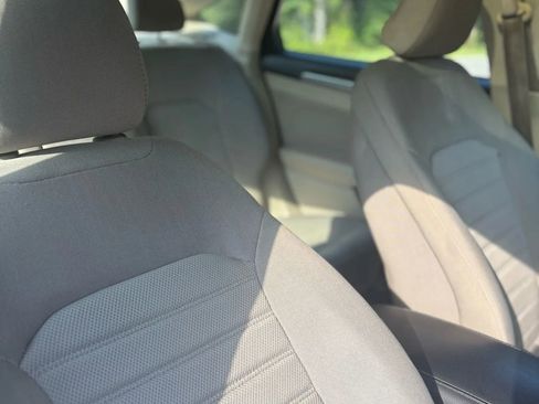 Used 2019 Ford Fusion SE image 39