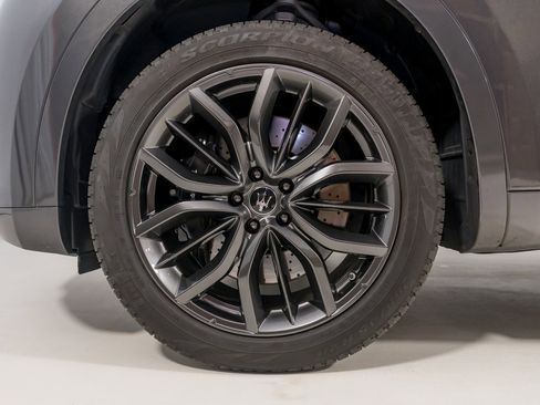 Used 2024 Maserati Levante GT Ultima image 13