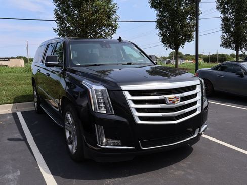 Used 2020 Cadillac Escalade ESV Luxury AWD/4WD image 5