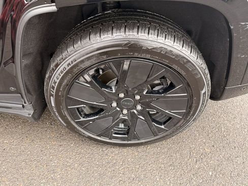 Used 2025 Jeep Wagoneer S Launch Edition image 27