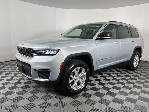 Used 2023 Jeep Grand Cherokee L Limited AWD/4WD image 4
