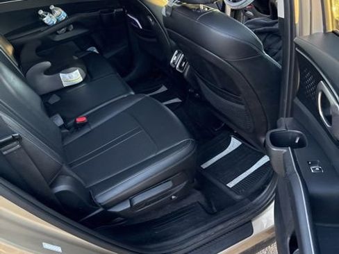 Used 2021 Kia Sorento S image 16