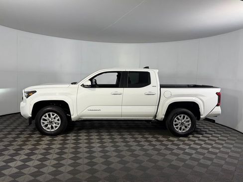 Used 2025 Toyota Tacoma SR5 image 11