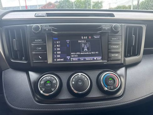 Used 2016 Toyota RAV4 LE AWD/4WD image 19