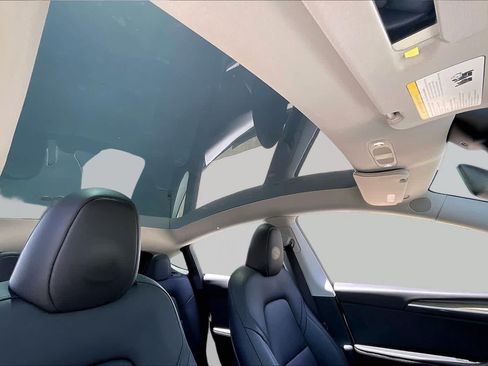 Used 2023 Tesla Model Y AWD image 12