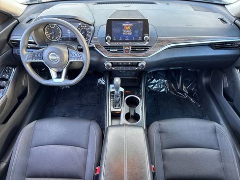 Used 2023 Nissan Altima 2.5 SV image 14