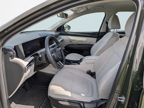 Used 2025 Hyundai Tucson SE FWD image 19