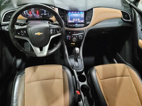 Used 2020 Chevrolet Trax LT w/ LT Convenience Package FWD image 22