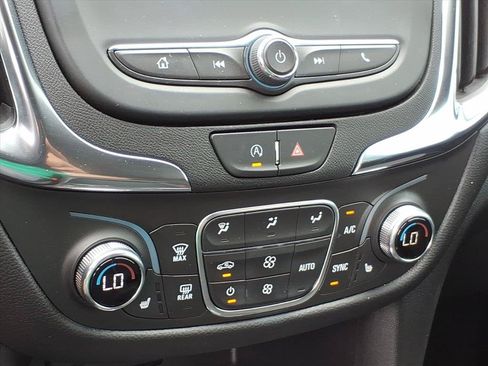 Used 2024 Chevrolet Equinox LT FWD image 31